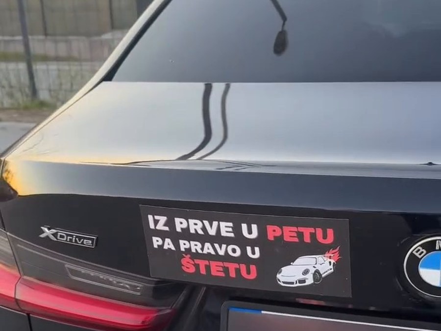 Iz prve u petu, pa pravo u štetu na autu